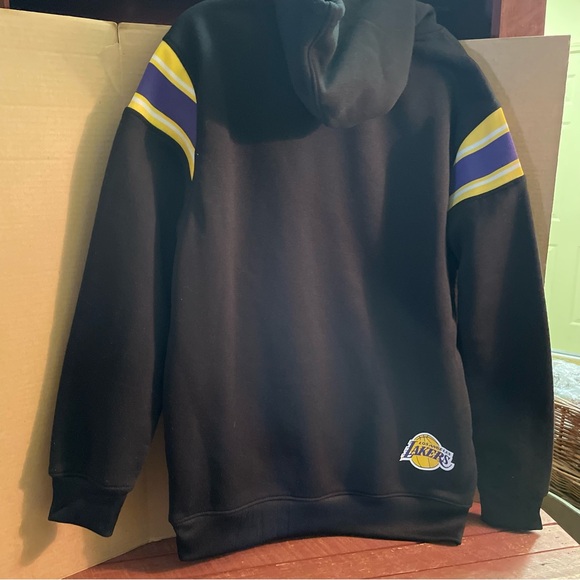 LA Lakers NBA Hooded Sweatshirt with logo front and at lower back - Picture 4 of 10